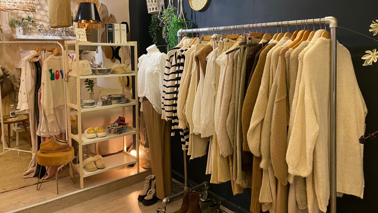 Aesthetic kleding winkels on sale